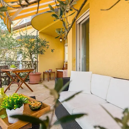 Beautiful In With Wifi Apartment Porec